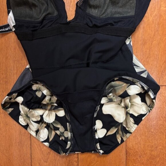 Miraclesuit Womens Size 12 One Piece Swimsuit Dark Floral Ruched Slimming - Picture 12 of 16